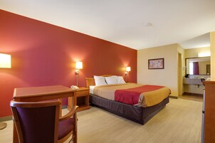 高档床上用品、羽绒被、特色家居、办公桌