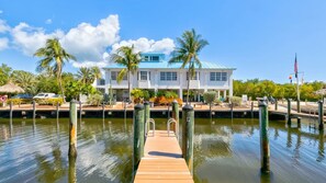 Exterior - Modern and Coastal 3212 is Across from Pool (Tavernier)