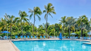 Pool - 3212 Across from Pool * King & Queen/Twin Bunk Bed (Tavernier)