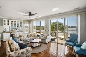 House, Multiple Beds, Balcony, Ocean View | Living area - 12 Sea Mist (Fripp Island)