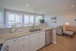 House, Multiple Beds, Balcony, Ocean View | Private kitchen