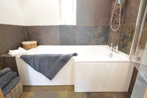 Cottage | Bathroom