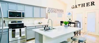 Mesa 3/2 with Heated pool , RV gate, BBQ