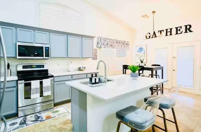 Mesa 3/2 with Heated pool , RV gate, BBQ