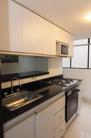 Private kitchen - KORAL 401-3 Bedrooms 2 Bathrooms, Laureles (Medellín)