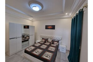 2 chambres, fer et planche à repasser, lit de bébé portatif, Wi-Fi