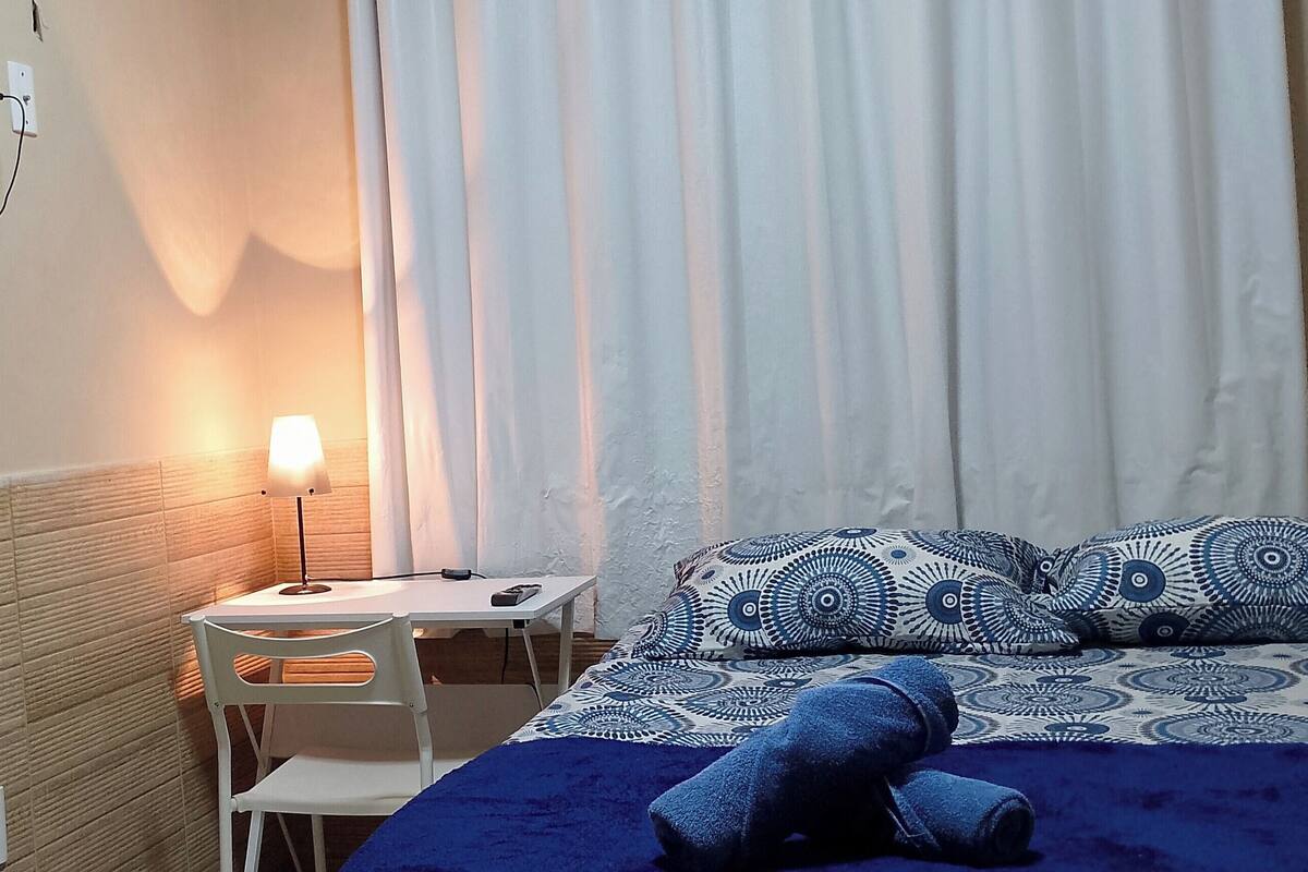 Suite Confort | 1 habitación, ropa de cama hipoalergénica y escritorio