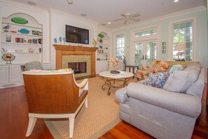 Ferienhaus, Mehrere Betten, Balkon | Wohnbereich