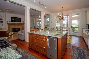 Casa, varias camas, balcón | Cocina privada