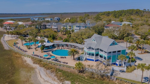 141 Capt. John Fripp Villa First-floor Unit Located in the Heart of Fripp Island