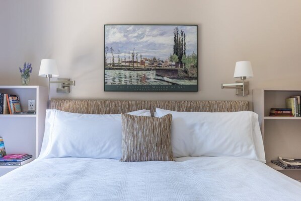 2 bedrooms, desk, free WiFi, bed sheets