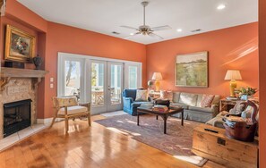 House, Multiple Beds, Balcony | Living area - 159 Ocean Creek (Fripp Island)