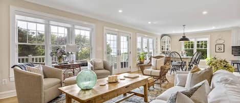 Smart TV, fireplace, table tennis