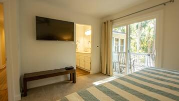 Cottage, Multiple Beds, Kitchen, Garden View (266 Tarpon) | 5 bedrooms, individually decorated, individually furnished, bed sheets