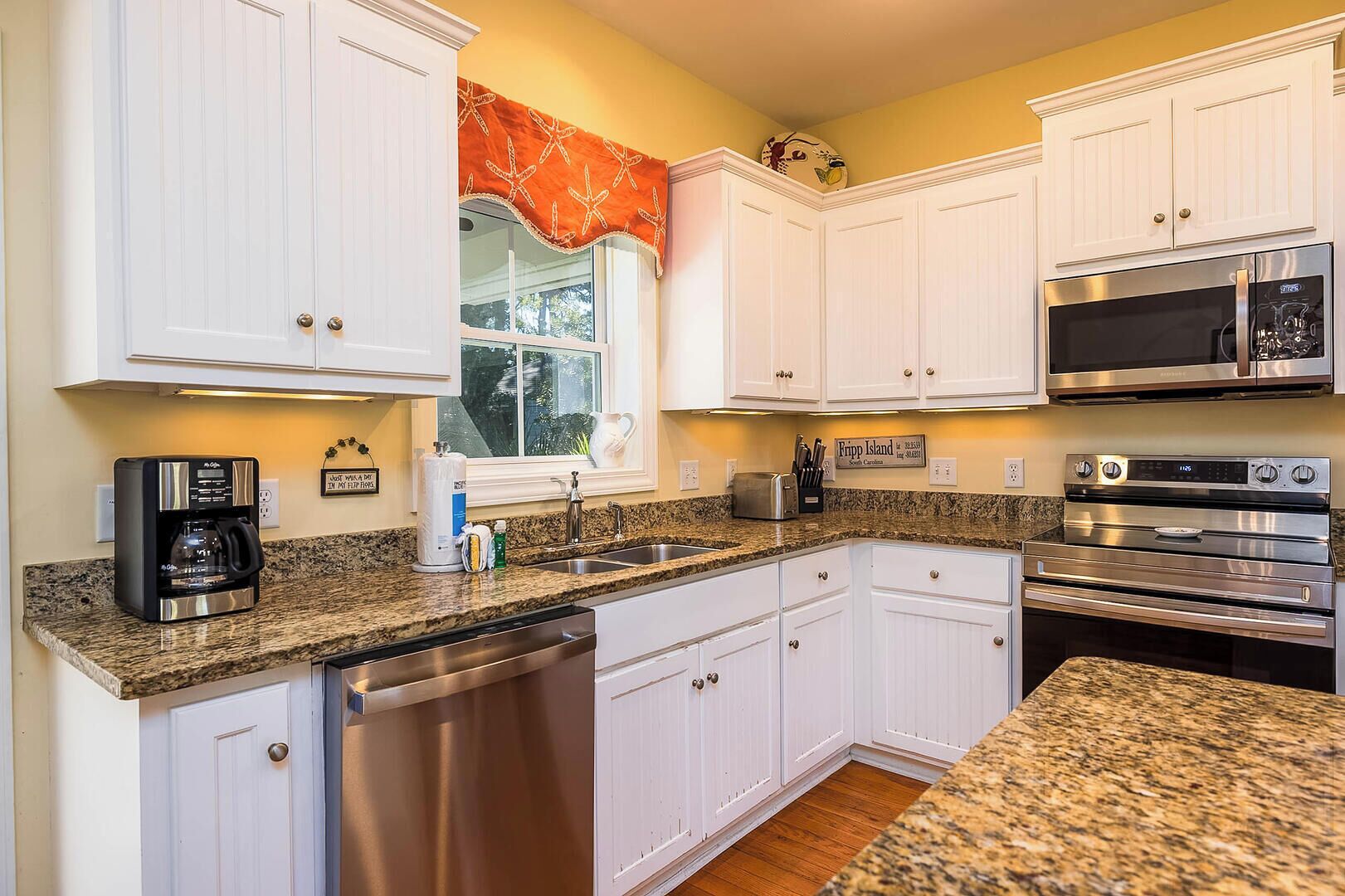 House, Multiple Beds, Kitchen, Garden View | Private kitchen | Coffee/tea maker