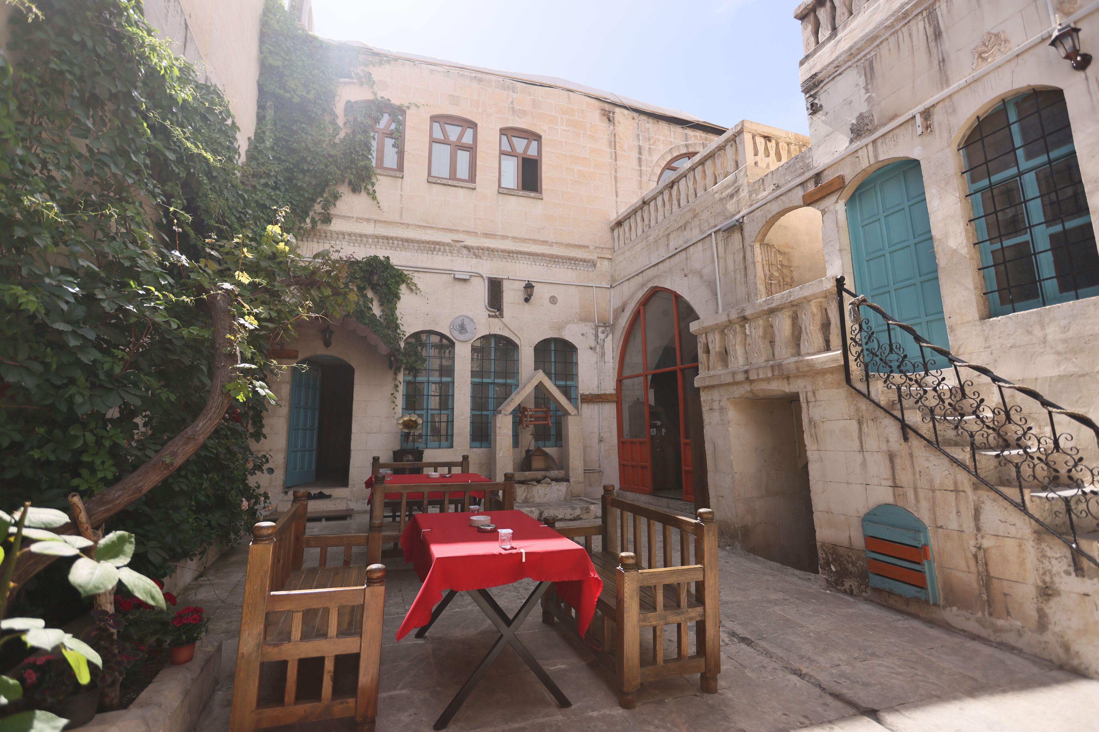 55-inch lcd tv with satellite channels, tv