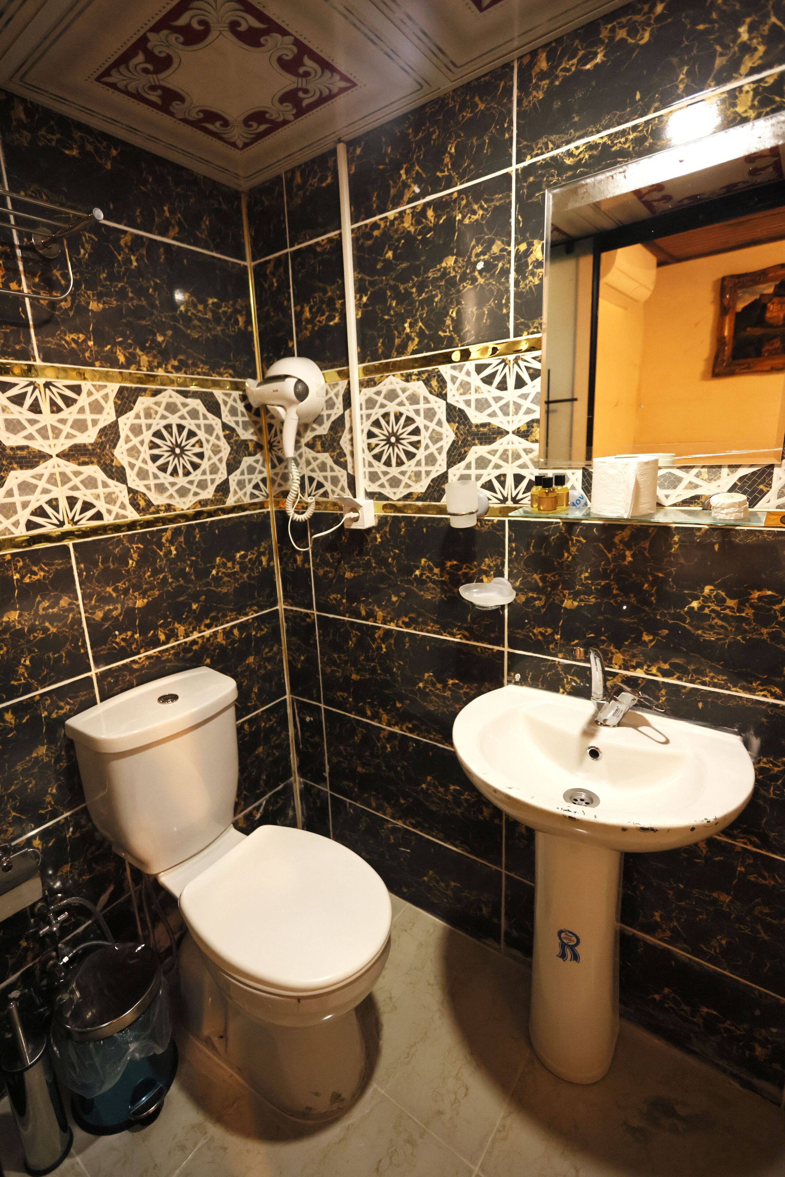 1 bedroom, egyptian cotton sheets, premium bedding