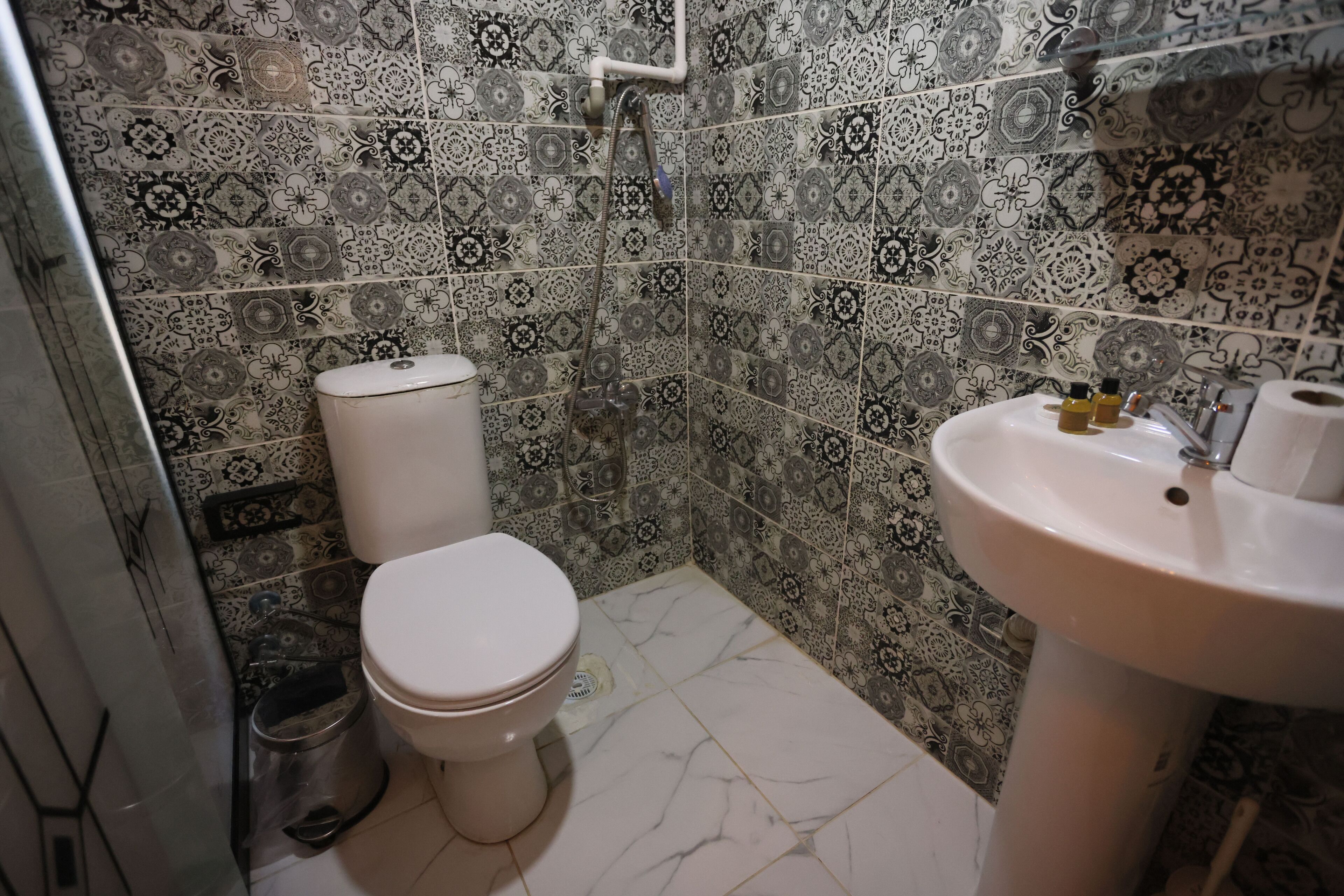 nevali cori | 1 bedroom, egyptian cotton sheets, premium bedding