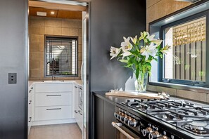 Fridge, microwave, dishwasher, coffee/tea maker