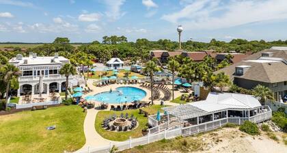 Newly Remodeled Two-story Condo w/ Wifi - Steps From Beach & Dining