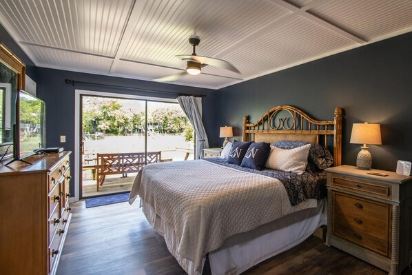 4 bedrooms, individually decorated, individually furnished, bed sheets - On the Creek, Across From the Ocean and a Short Walk to Beach Club and Marina (Fripp Island)