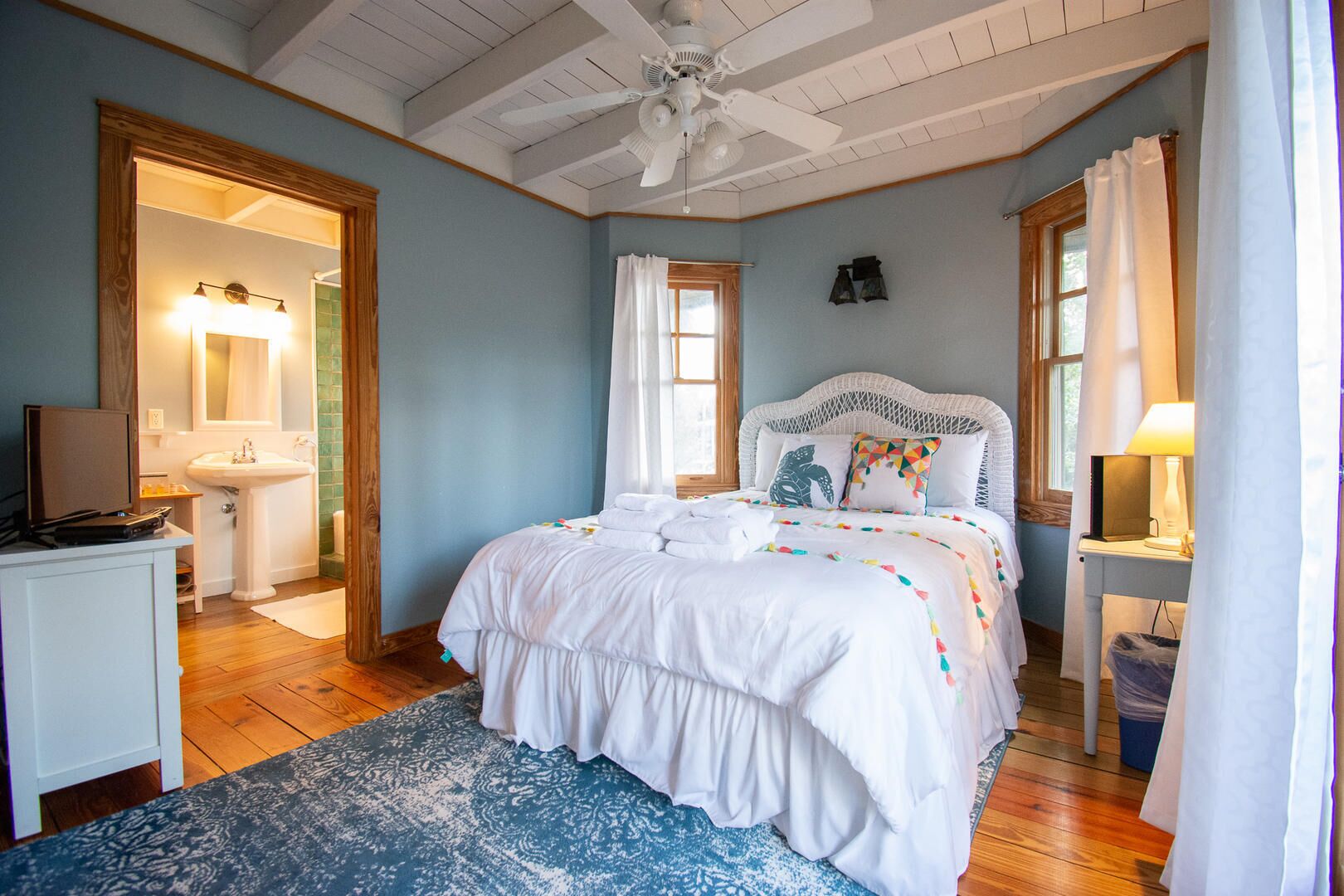 House, Multiple Beds, Balcony, Golf View | 4 bedrooms, individually decorated, individually furnished, bed sheets