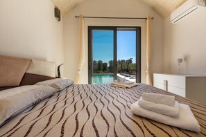 3 bedrooms, iron/ironing board, Internet, bed sheets