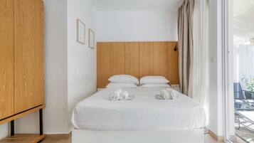 1 bedroom, in-room safe, desk, iron/ironing board