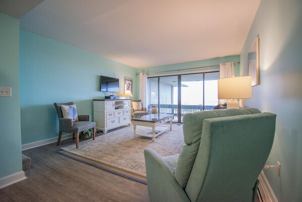 House, Multiple Beds, Balcony, Ocean View | Living area