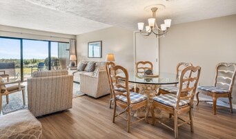 Casa, várias camas, cozinha, vista para o oceano | Opções para refeição no quarto