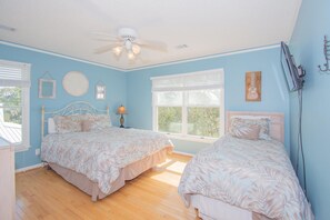 House, Multiple Beds, Kitchen, Garden View | 6 bedrooms, individually decorated, individually furnished, bed sheets - 408 Wahoo Dr (Fripp Island)
