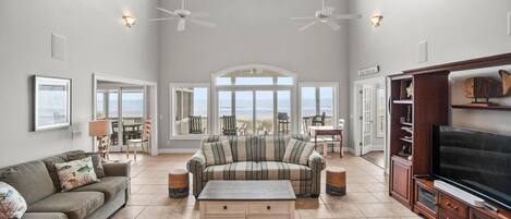 House, Multiple Beds, Balcony, Ocean View | Living area