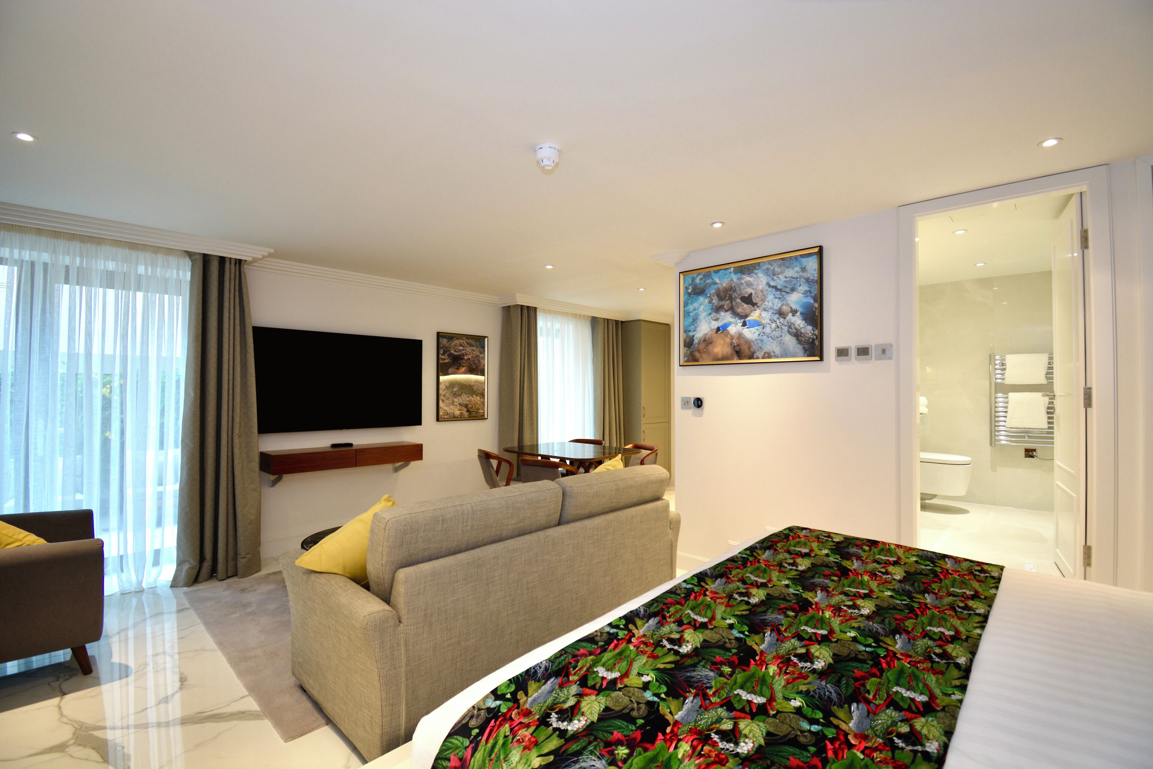 Deluxe Studio | In-room safe, soundproofing, iron/ironing board, cots/infant beds