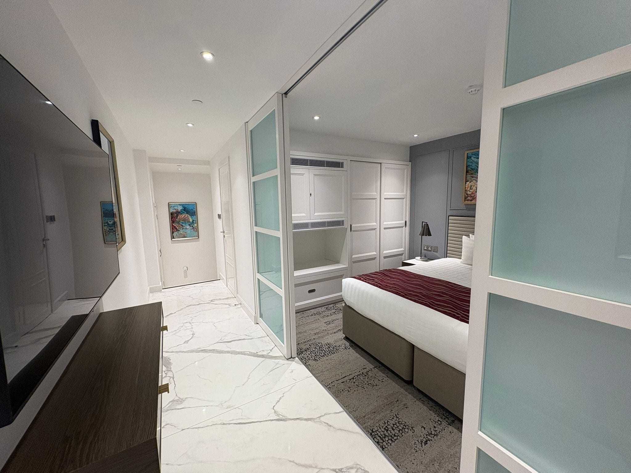 開放式客房 | 房內夾萬、隔音、熨斗/熨衫板、嬰兒床 (收費)