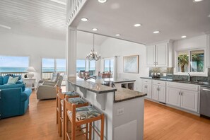 House, Multiple Beds, Balcony, Ocean View | Interior