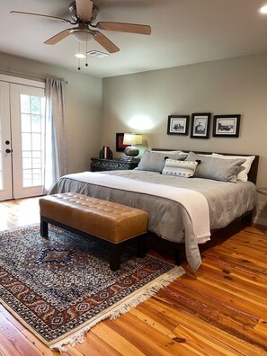 3 bedrooms, desk, iron/ironing board, WiFi