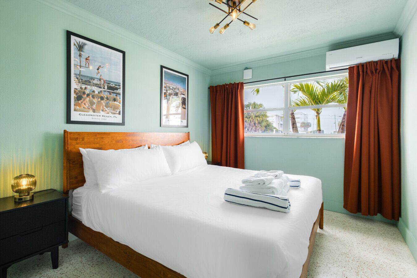 1 bedroom, desk, iron/ironing board, WiFi