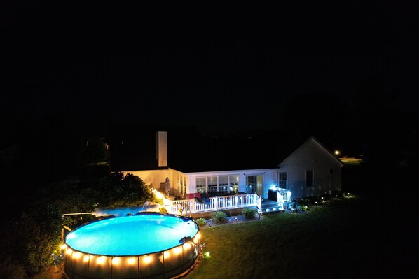 Exterior - Great home to unwind 15 minutes from Champaign Urbana and University of Illinois (Sidney)