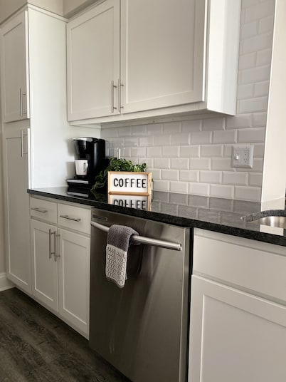 Cozy and Quiet Gem Near Perimeter Mall