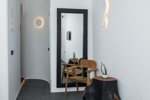 Standard Double Room with Balcony | Oleskelualue | Älytelevisio, Netflix, maksullisia elokuvia, suoratoistopalvelut