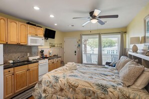 Private kitchen - 515 Sunsuite (Fripp Island)