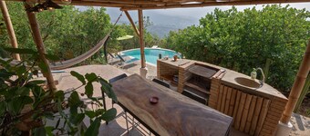 Utopia Casa Horizonte: a house with a view, and all you need.