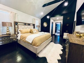 3 soveværelser, skrivebord, strygejern/strygebræt, Wi-Fi