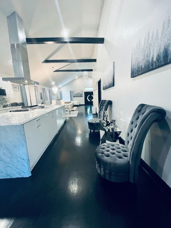 Interior - Elegant NW Atlanta Oasis, 2 Kitchens, Sauna, Billiards, Patio, Sundeck & Yard! (Atlanta)