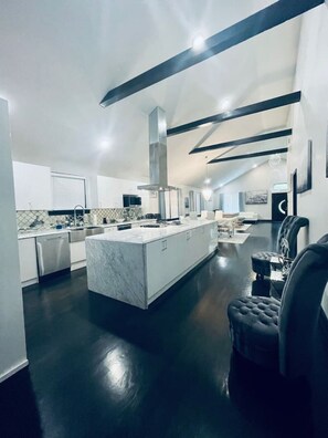 Fridge, microwave, oven, stovetop - Elegant NW Atlanta Oasis, 2 Kitchens, Sauna, Billiards, Patio, Sundeck & Yard! (Atlanta)