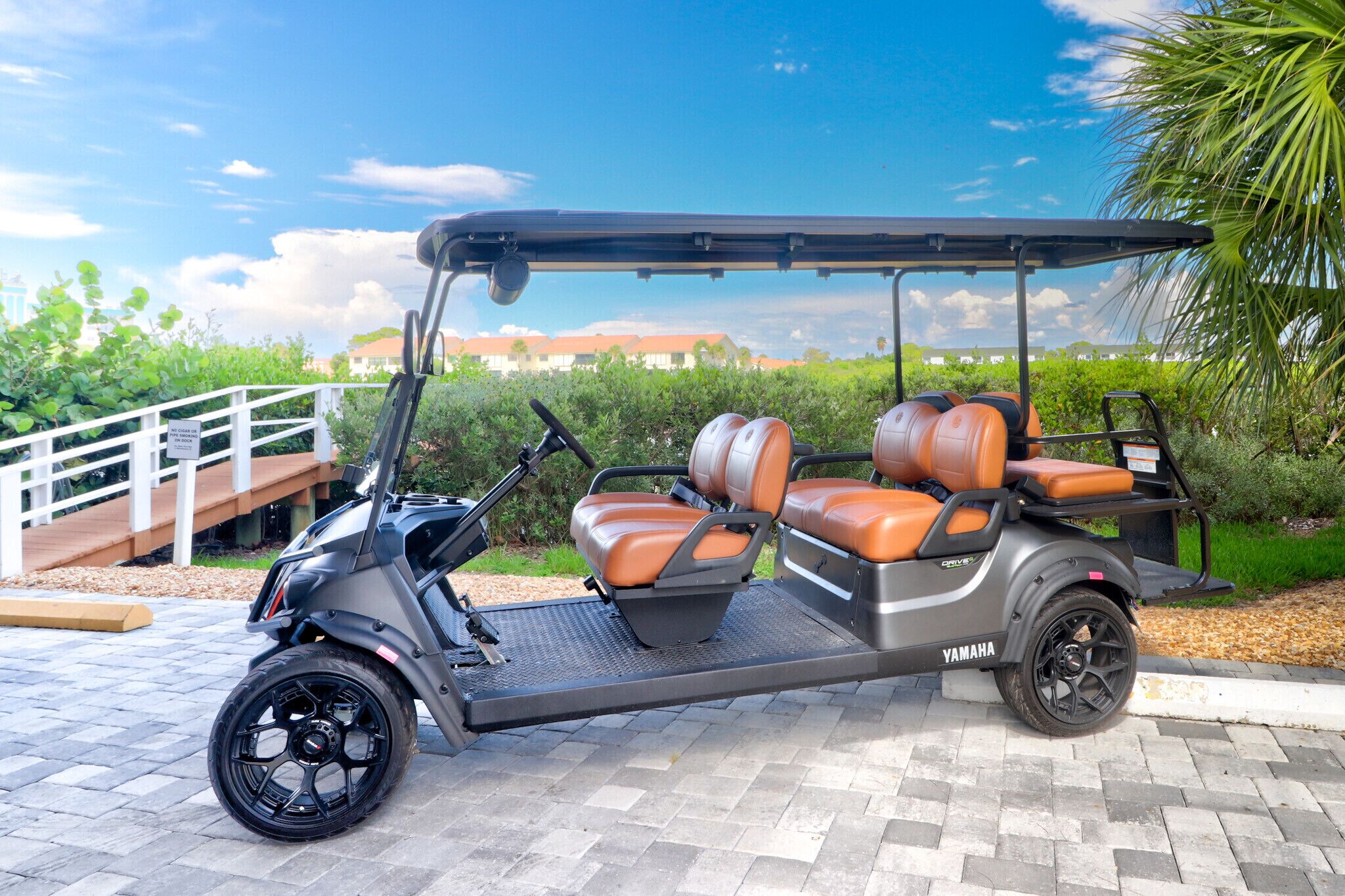 FIRST-CLASS "ALL INCLUSIVE" WATERFRONT DREAM