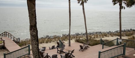 Condo, varias camas, balcón, vista al océano | Vista del balcón