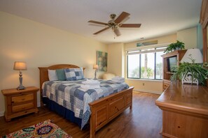 คอนโด, หลายเตียง, ระเบียง, วิวทะเล | 2 ห้องนอน, ห้องพักตกแต่งอย่างมีเอกลักษณ์, ตกแต่งพิเศษโดยเฉพาะ, Wi-Fi ฟรี