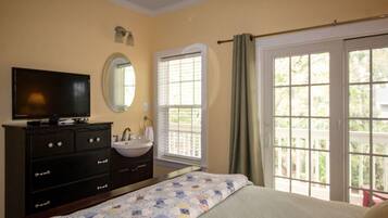 Cabin, Multiple Beds, Balcony, Golf View | 4 bedrooms, individually decorated, individually furnished, bed sheets