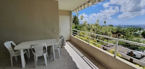 Outdoor dining - F2 apartment in Roches Carrées (Le Lamentin)